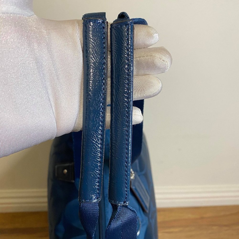 ❤️❤️SOLD❤️❤️Coach Sig Nylon Bag & Snap Pouch💙 - Picture 4 of 16